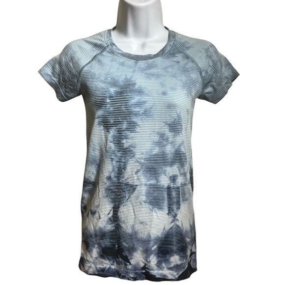 lululemon athletica Tops - Lululemon Blue Swiftly Tech Training Running Short Sleeve Shirt Top Size 4